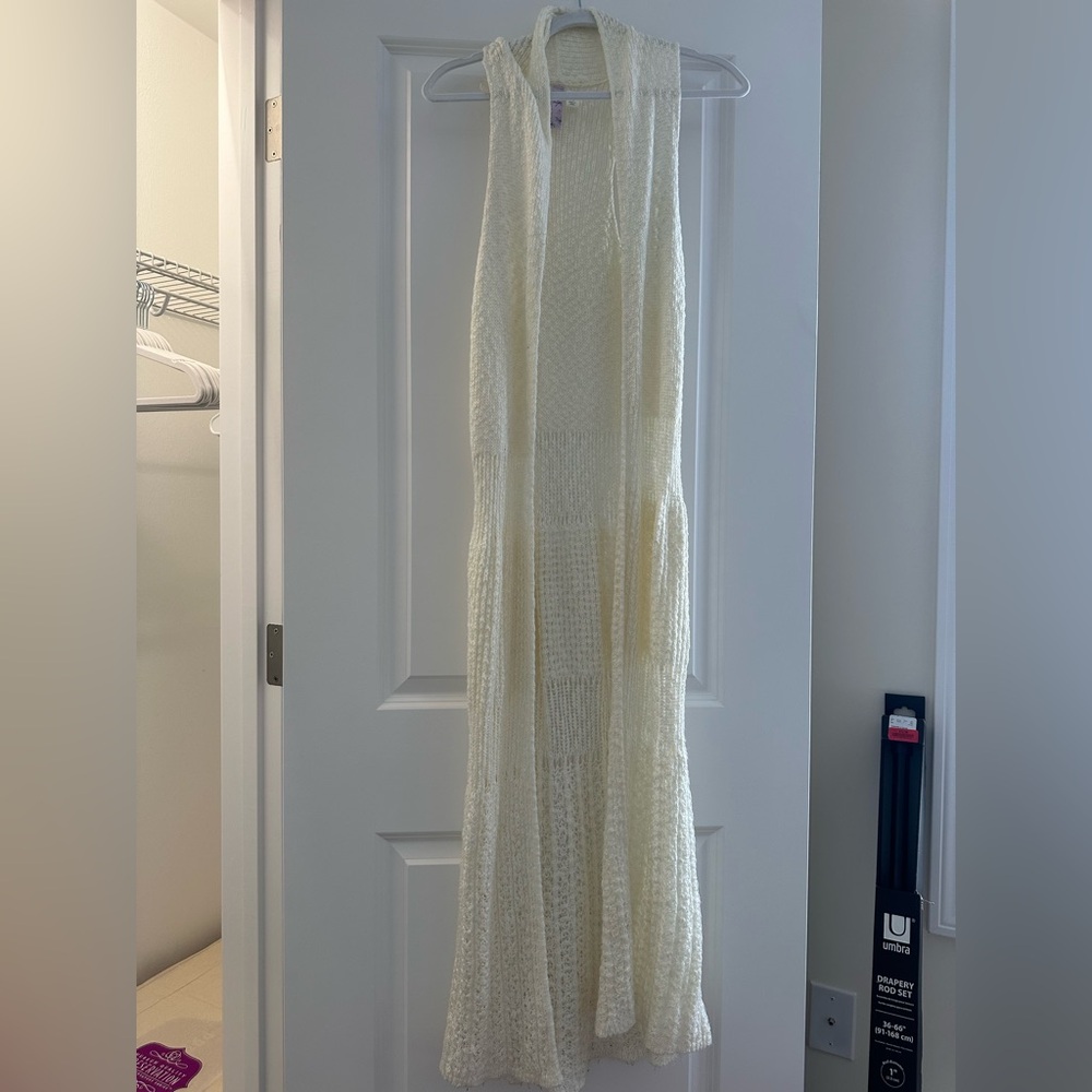 Francesca's Collections Ivory Knit Maxi Dress